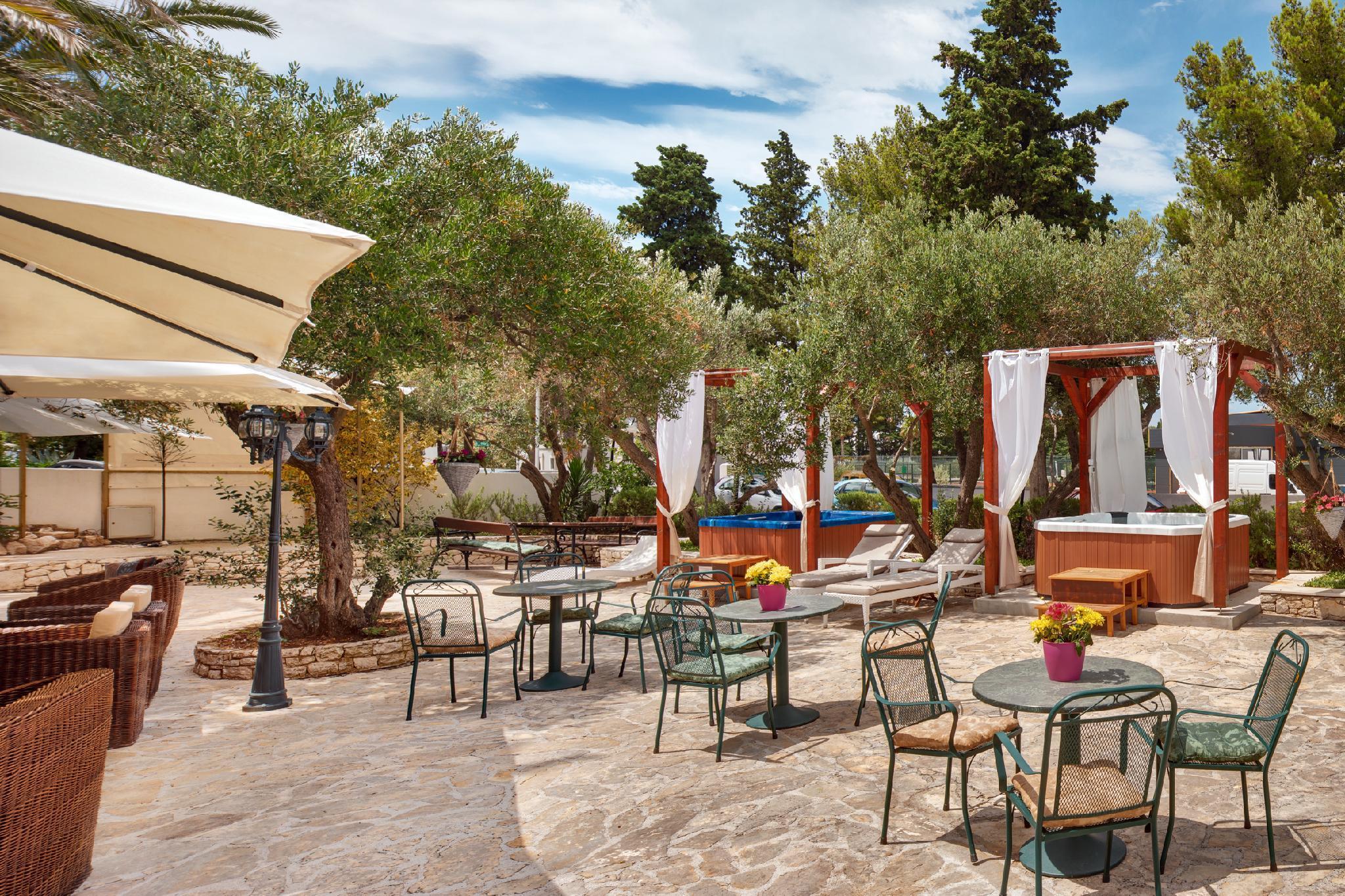 Hotel Villa Adriatica - Adults Only Supetar Bagian luar foto